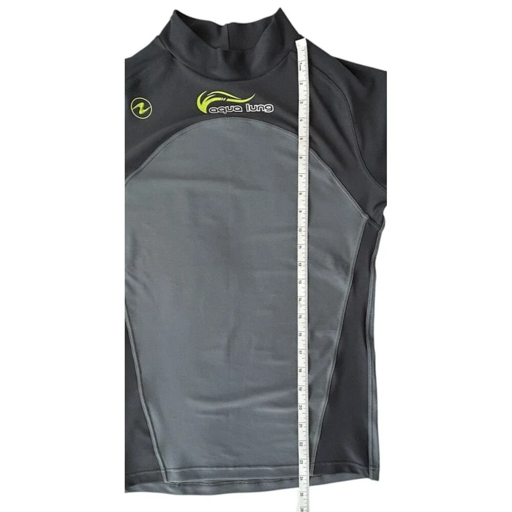NWOT Aqua Lung UPF 50+ Long Sleeve Rash Guard - Men's Large - Gray/Black